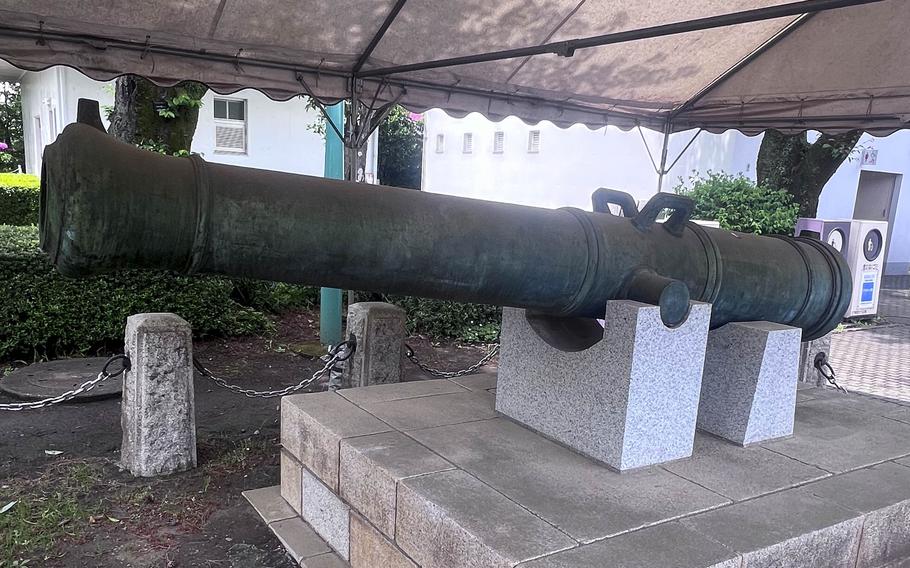 A cannon displayed at the Edo-Tokyo Open Air Architectural Museum.